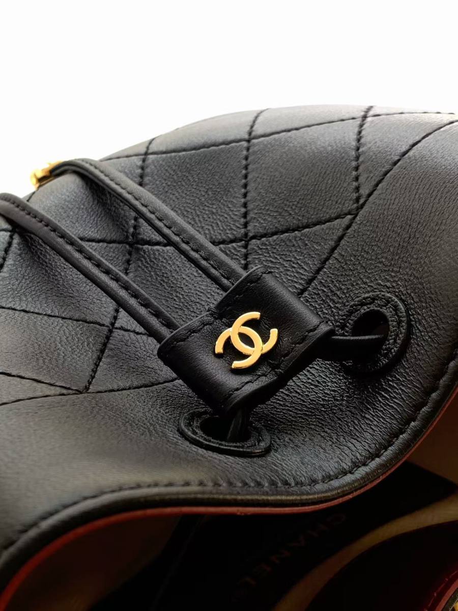 Chanel 26B Bucket Small AS6537 18 x 16 x 12 C676