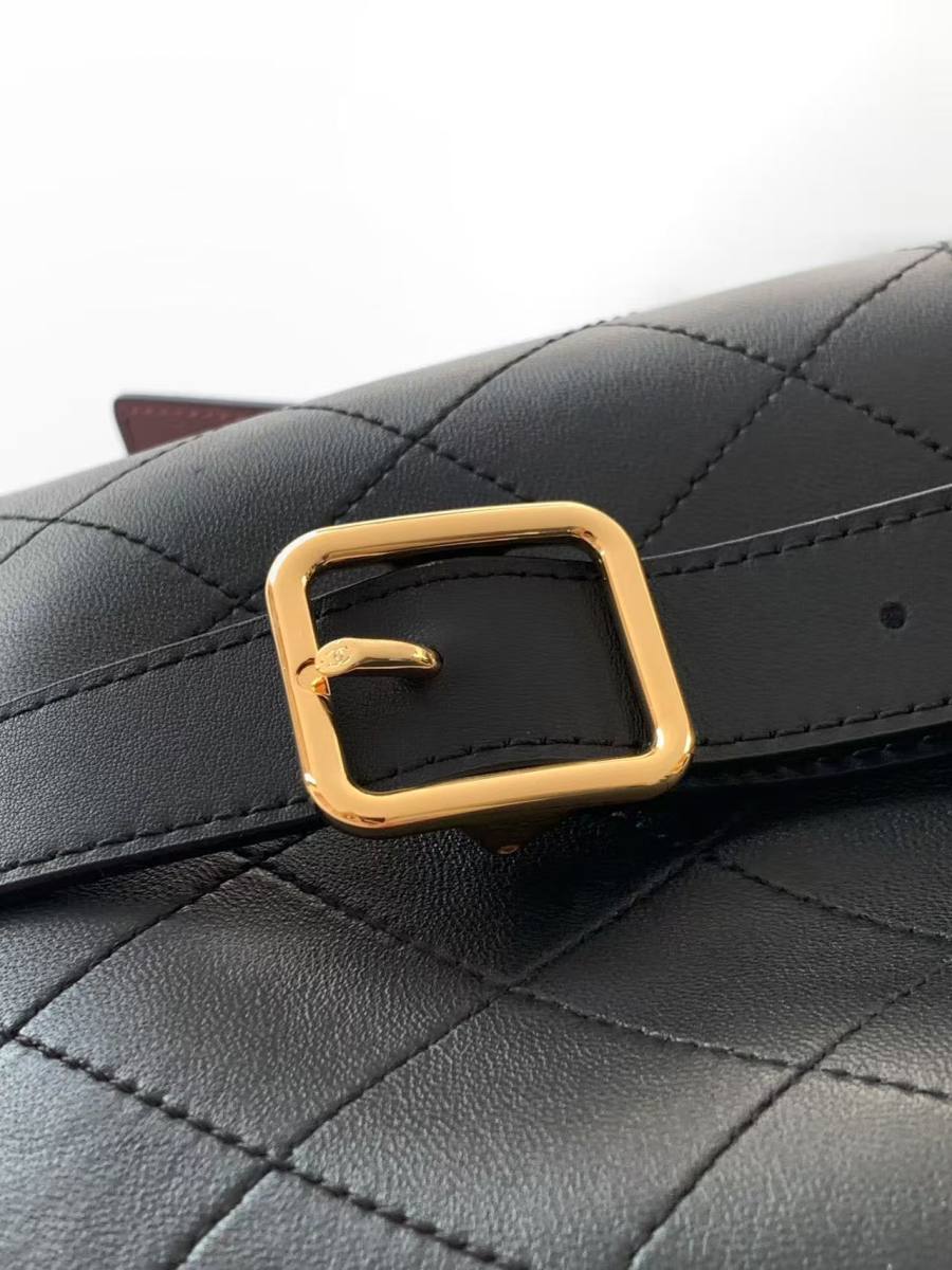Chanel 26B Bucket Small AS6537 18 x 16 x 12 C676