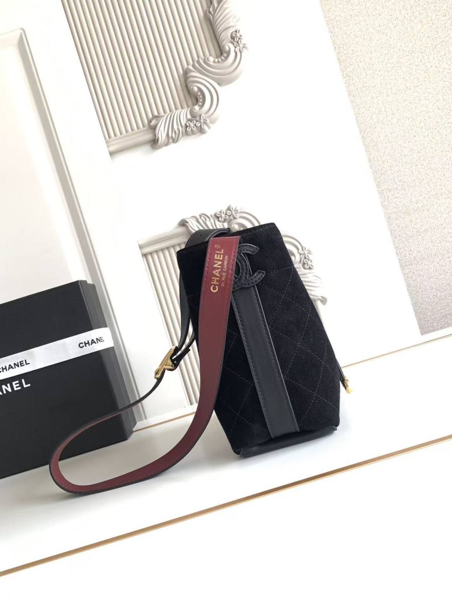 Chanel 26B Bucket Small AS6537 18 x 16 x 12 DDB0