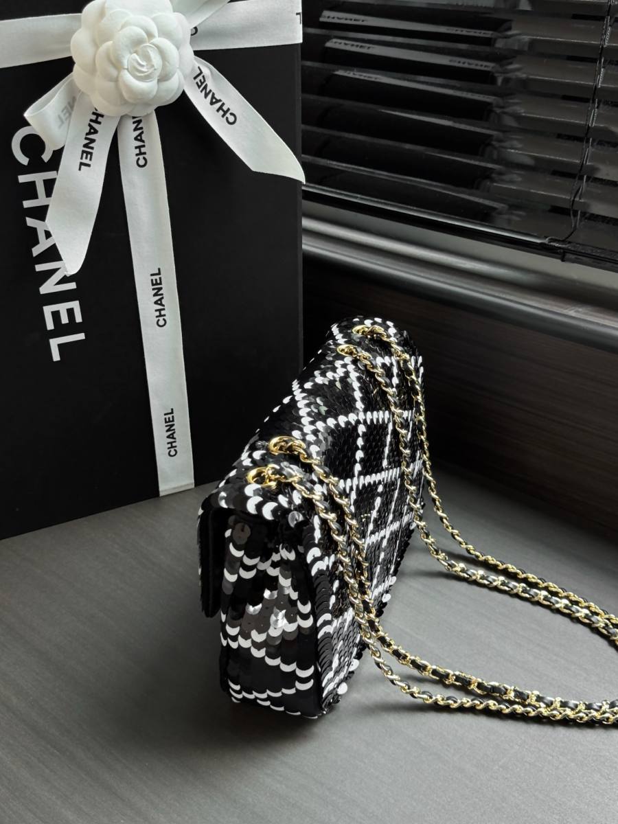Chanel 26B Classic Flap 25.5 x 16 x 7 DC3A