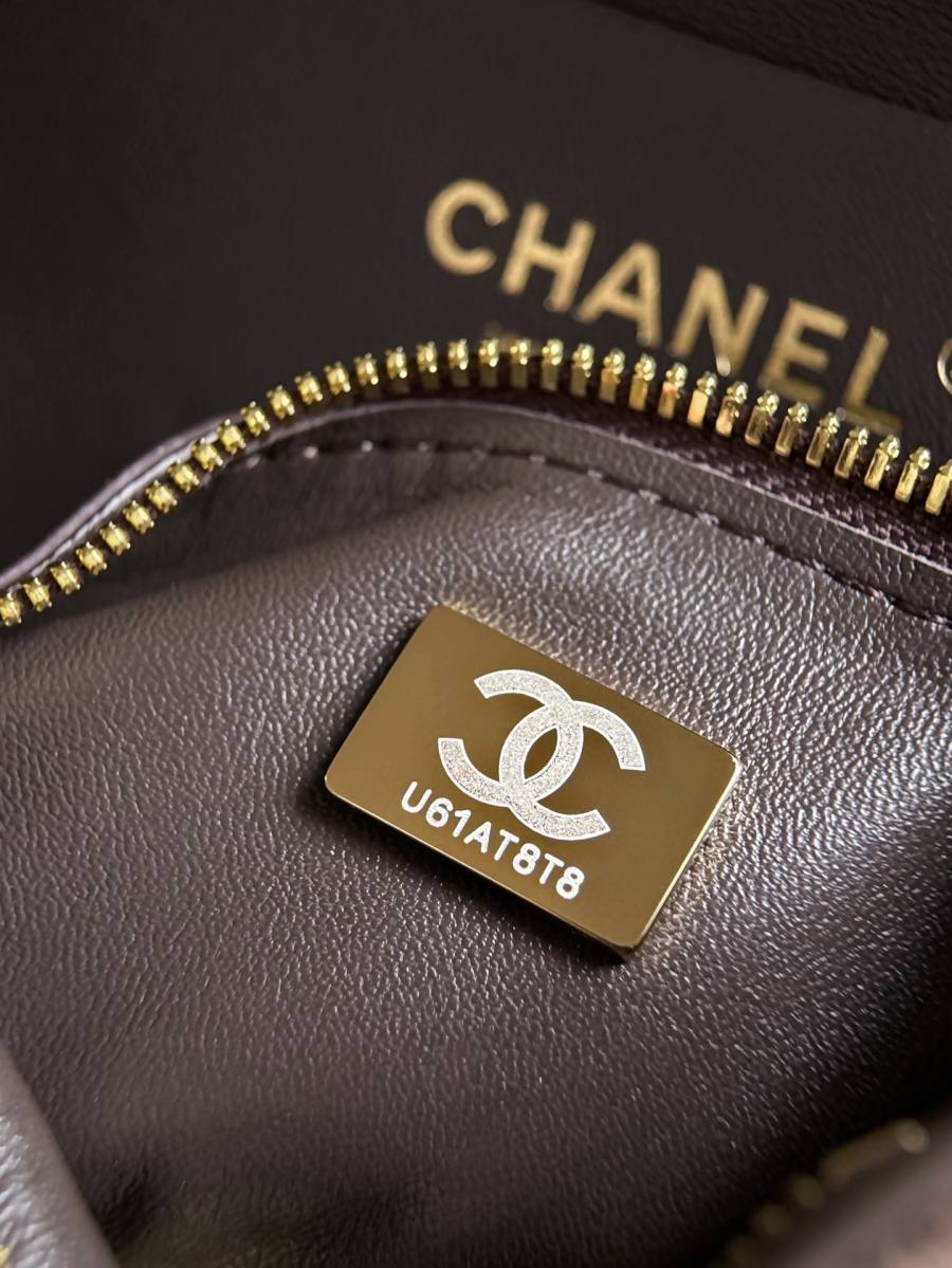 Chanel 26B Classic Flap Mini 20 x 13 x 6 4DCB