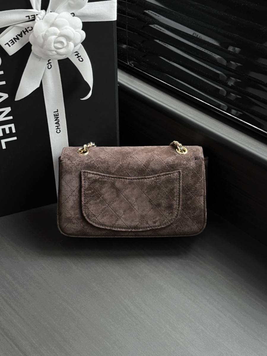 Chanel 26B Classic Flap Mini 20 x 13 x 6 4DCB