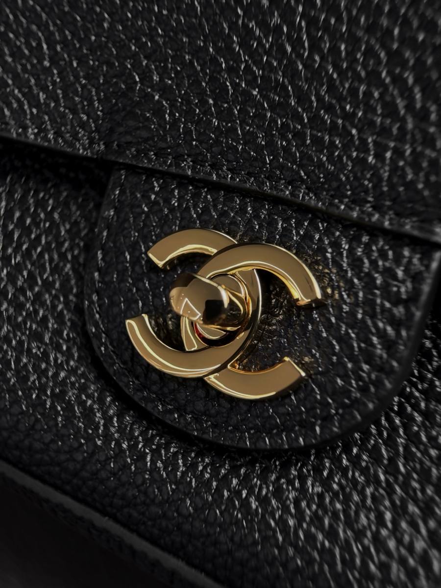 Chanel 26B Classic Flap Mini 20 x 13 x 6 62BD
