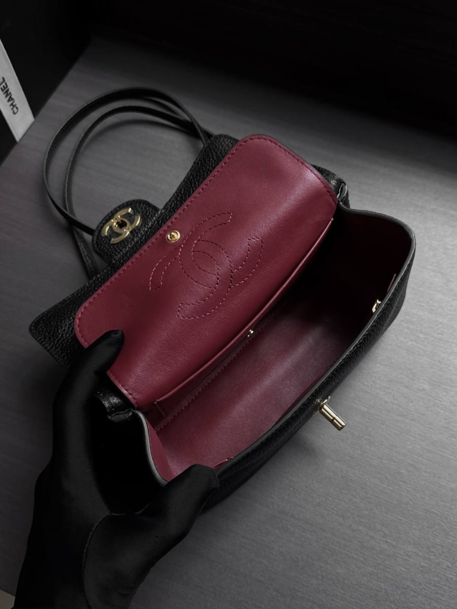 Chanel 26B Classic Flap Mini 20 x 13 x 6 62BD
