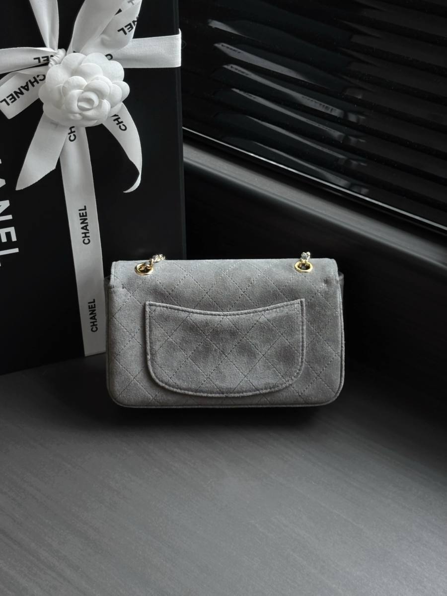 Chanel 26B Classic Flap Mini 20 x 13 x 6 64FD