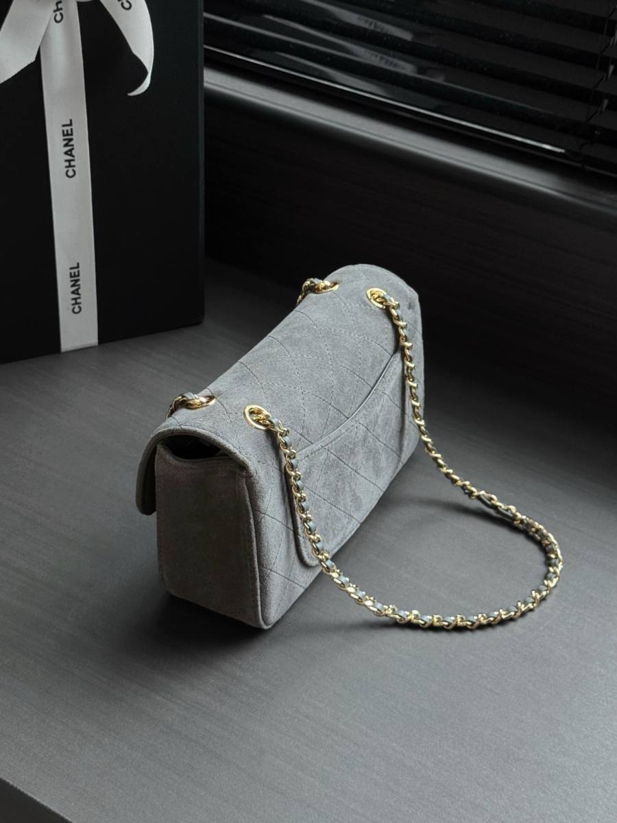Chanel 26B Classic Flap Mini 20 x 13 x 6 64FD
