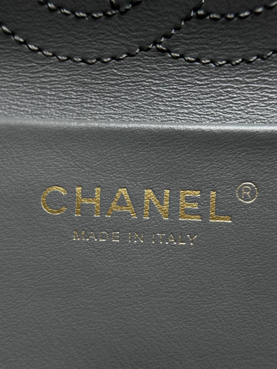 Chanel 26B Classic Flap Mini 20 x 13 x 6 64FD