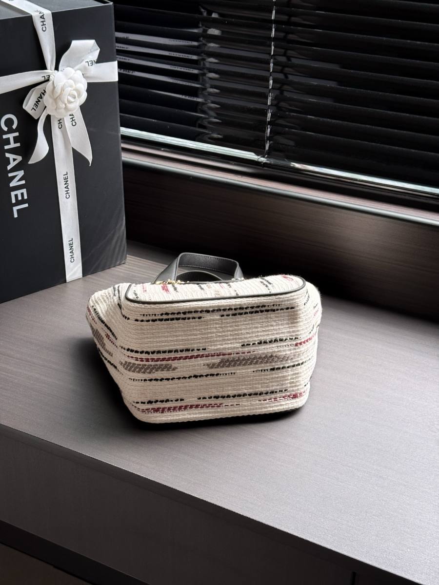 Chanel 26B Woven Tote 36 x 30 x 14 BF0E