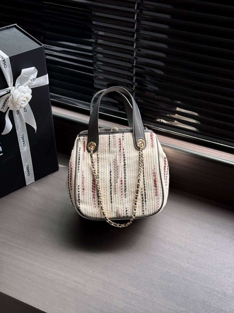 Chanel 26B Woven Tote 36 x 30 x 14 BF0E