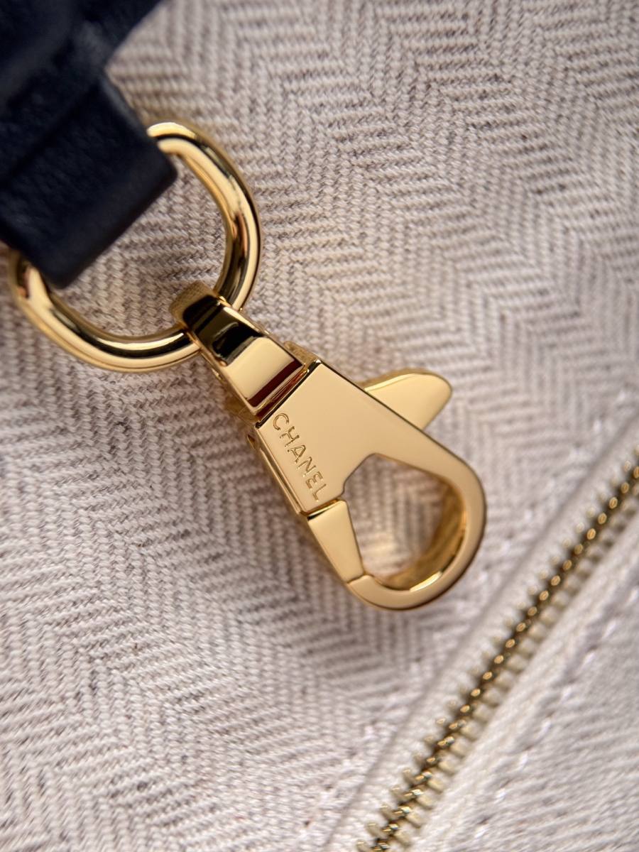 Chanel 26B Woven Tote 36 x 30 x 14 BF0E