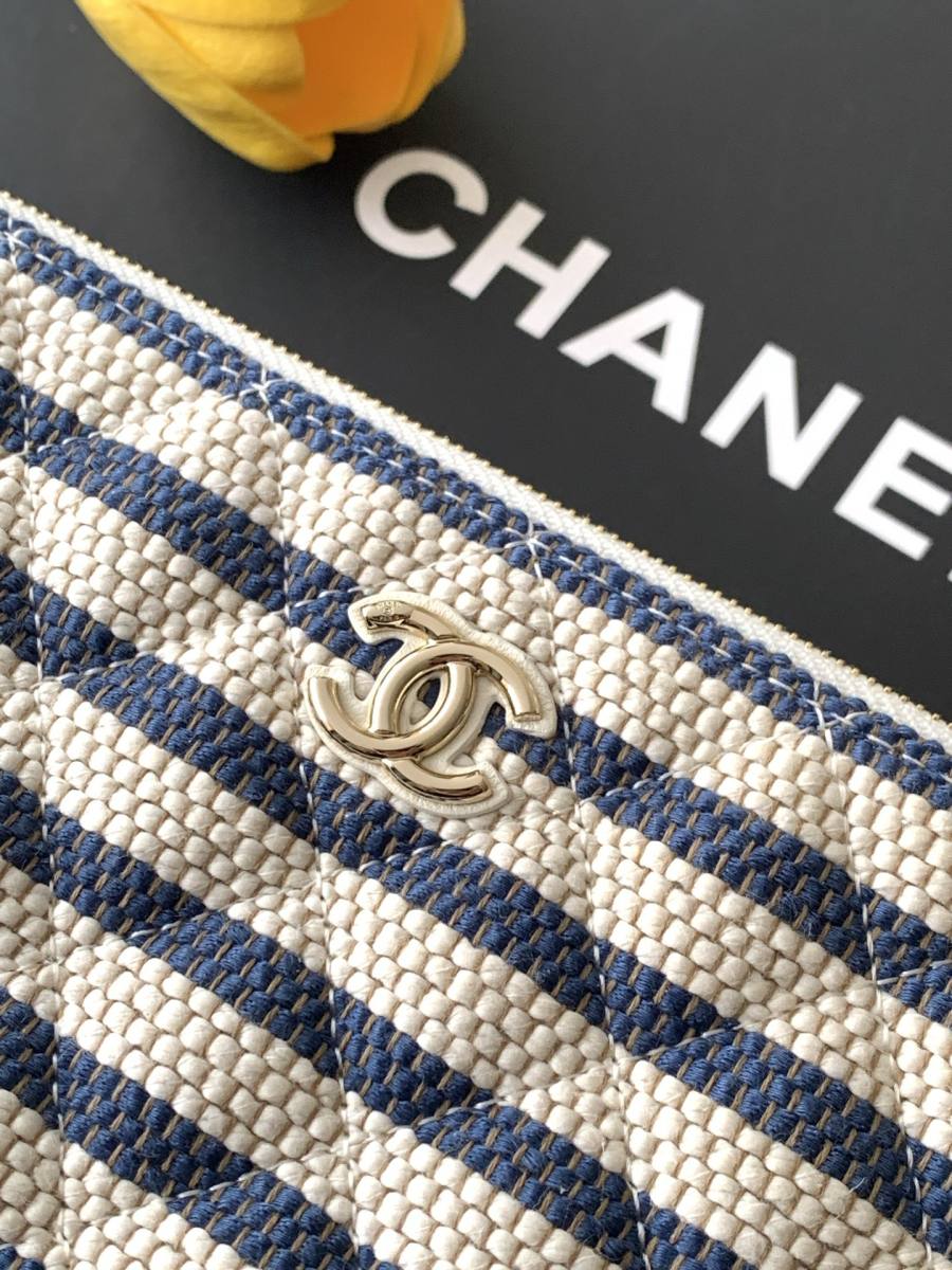 Chanel 26C Clutch 24 x 16 x 4 3D17