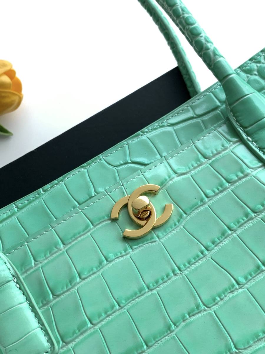 Chanel 26S Cerf Tote 35.5 x 25.5 x 15 2CD1