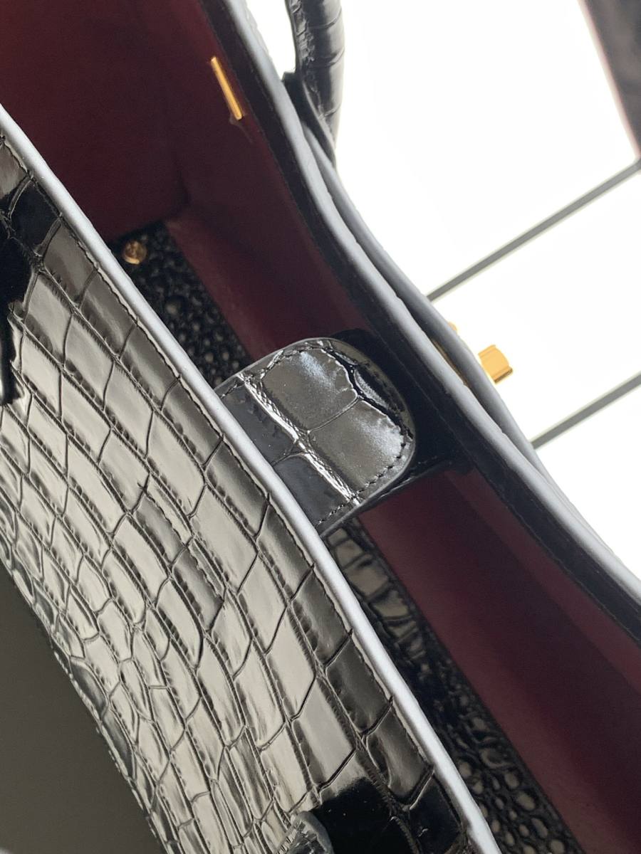 Chanel 26S Cerf Tote 35.5 x 25.5 x 15 75E9
