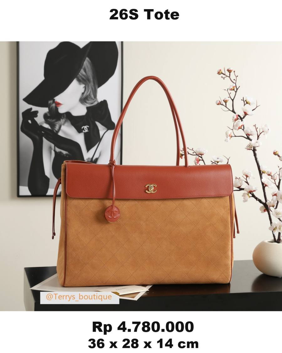 Chanel 26S Tote 36 x 28 x 14 49E2