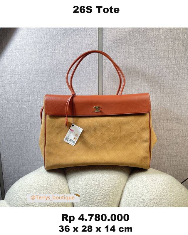 Chanel 26S Tote 36 x 28 x 14 9B95