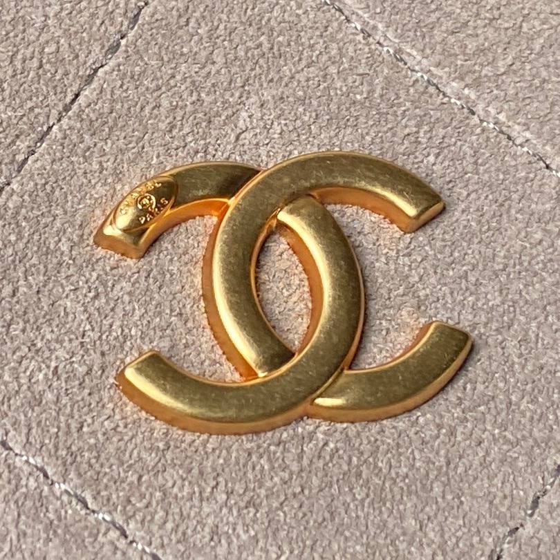 Chanel 26S Vanity AP5236 16.5 x 10.5 x 7.5 679E