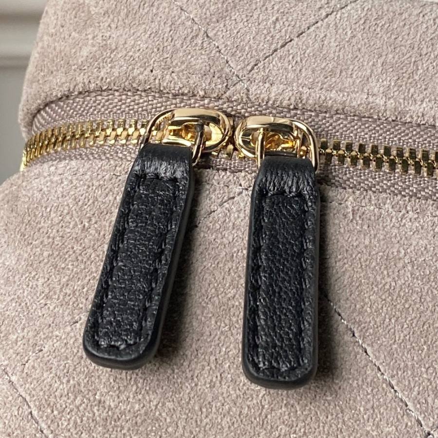 Chanel 26S Vanity AP5236 16.5 x 10.5 x 7.5 679E