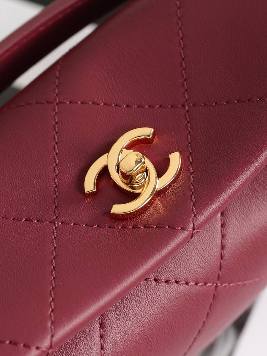 Chanel 26SS Lunch Box Hobo 22 x 14 x 8 B395