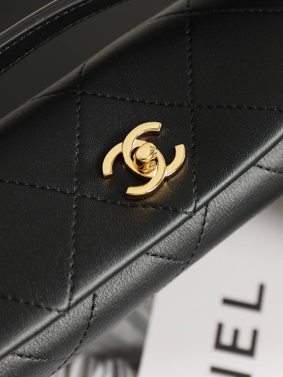 Chanel 26SS Lunch Box Hobo 22 x 14 x 8 EC6B