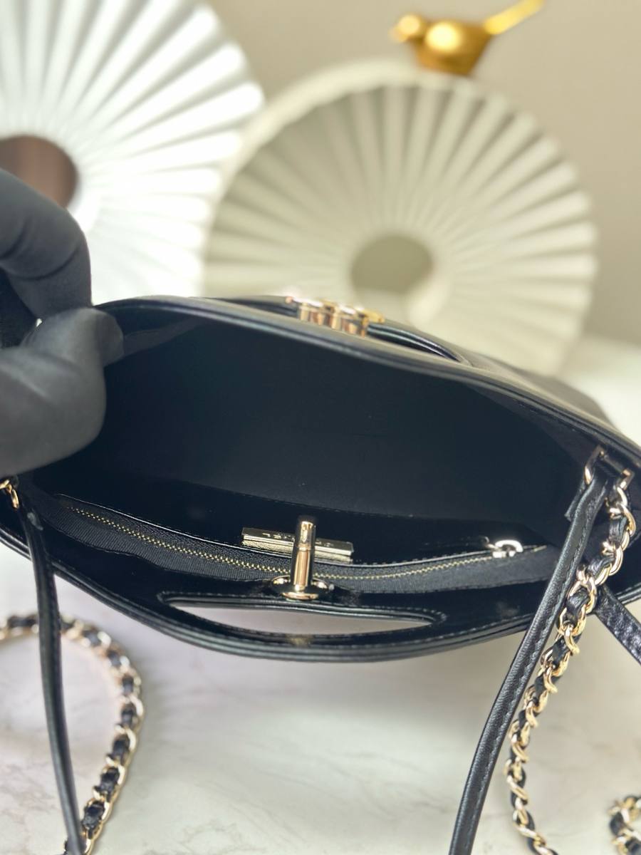 Chanel 31 Mini Shopping Bag 20 x 16 x 7 AFE6