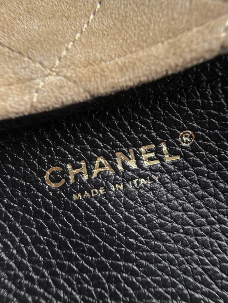 Chanel Baguette 28 x 14 x 8 2822