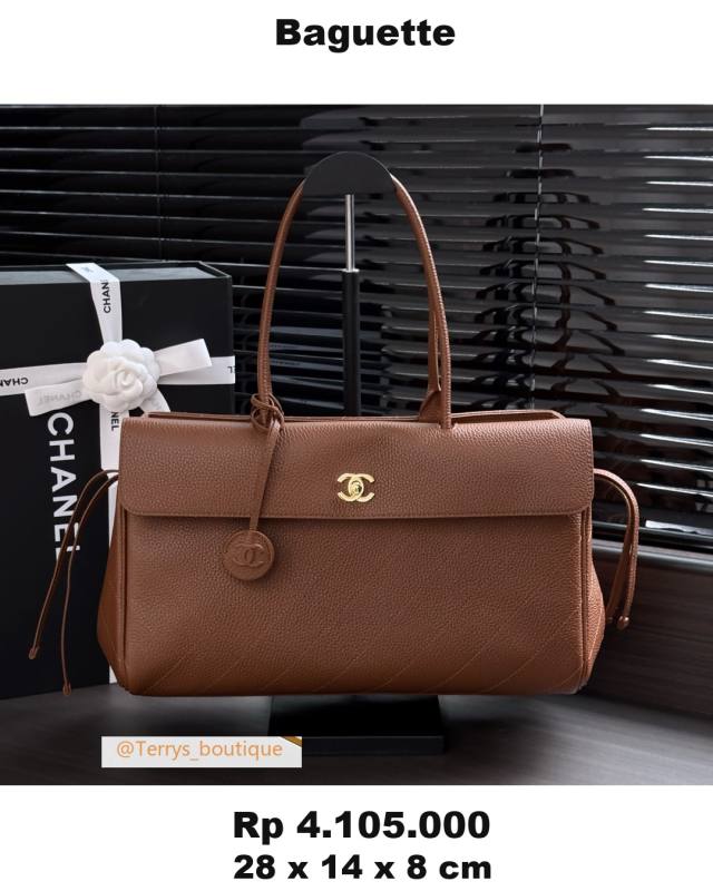 Chanel Baguette 28 x 14 x 8 3222