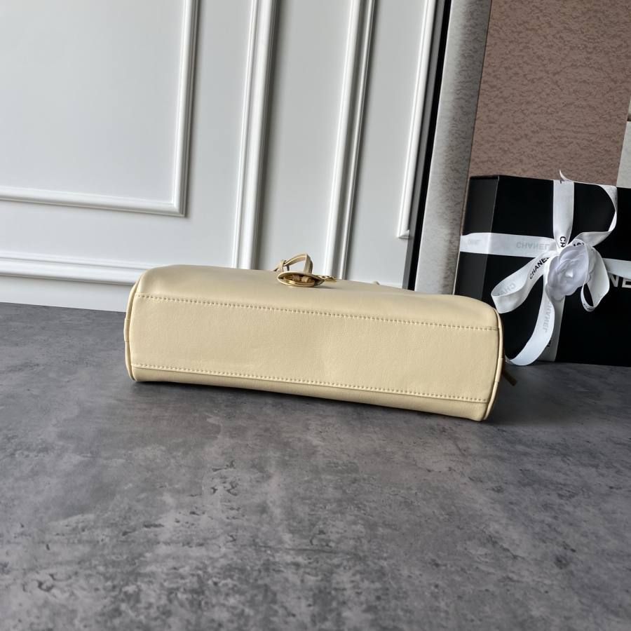 Chanel Bowling Bag AS6580 31 x 20 x 14 AE7F