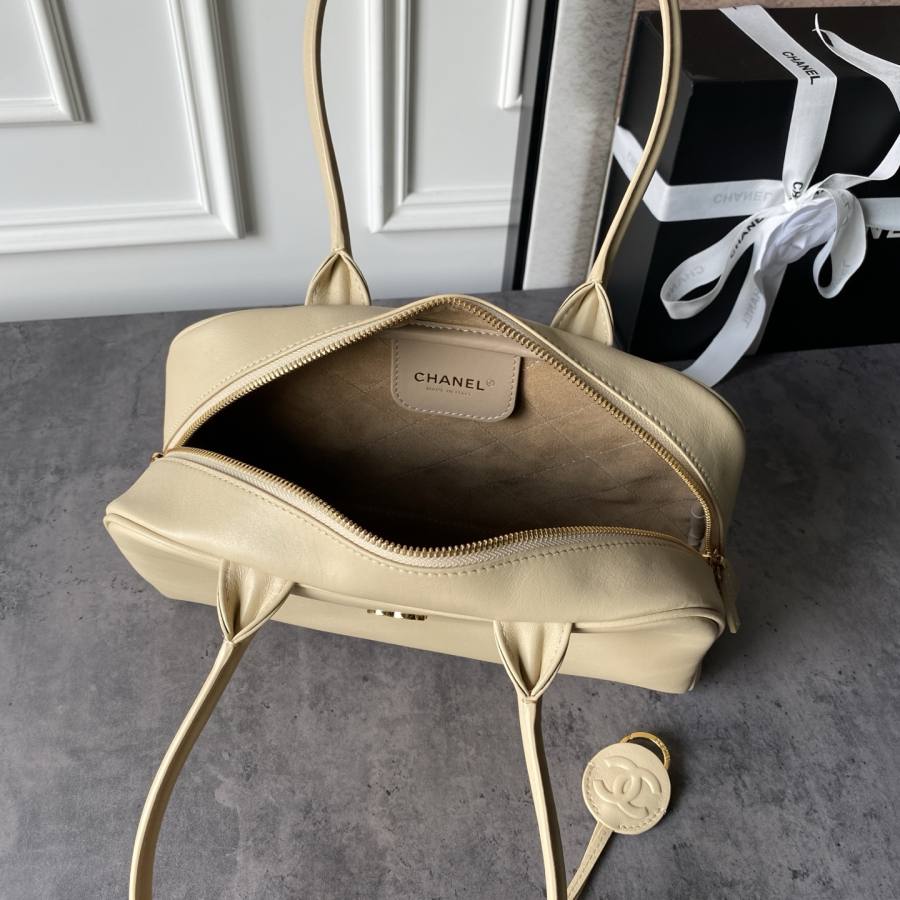 Chanel Bowling Bag AS6580 31 x 20 x 14 AE7F