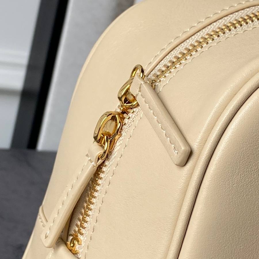 Chanel Bowling Bag AS6580 31 x 20 x 14 AE7F