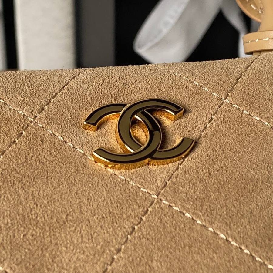 Chanel Bowling Bag AS6580 31 x 20 x 14 FE10