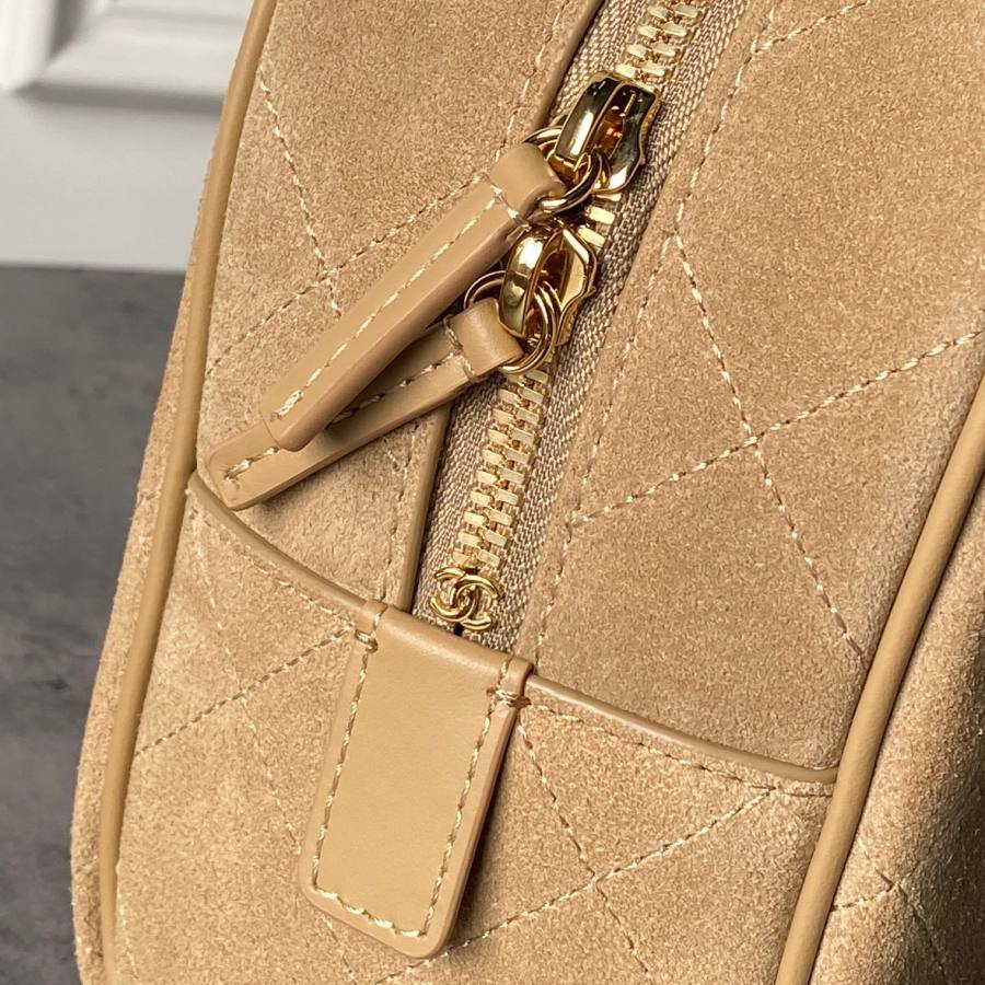Chanel Bowling Bag AS6580 31 x 20 x 14 FE10