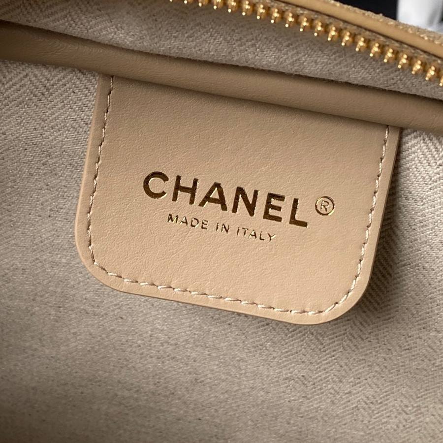 Chanel Bowling Bag AS6580 31 x 20 x 14 FE10