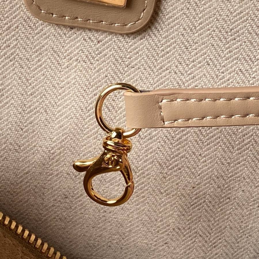 Chanel Bowling Bag AS6580 31 x 20 x 14 FE10