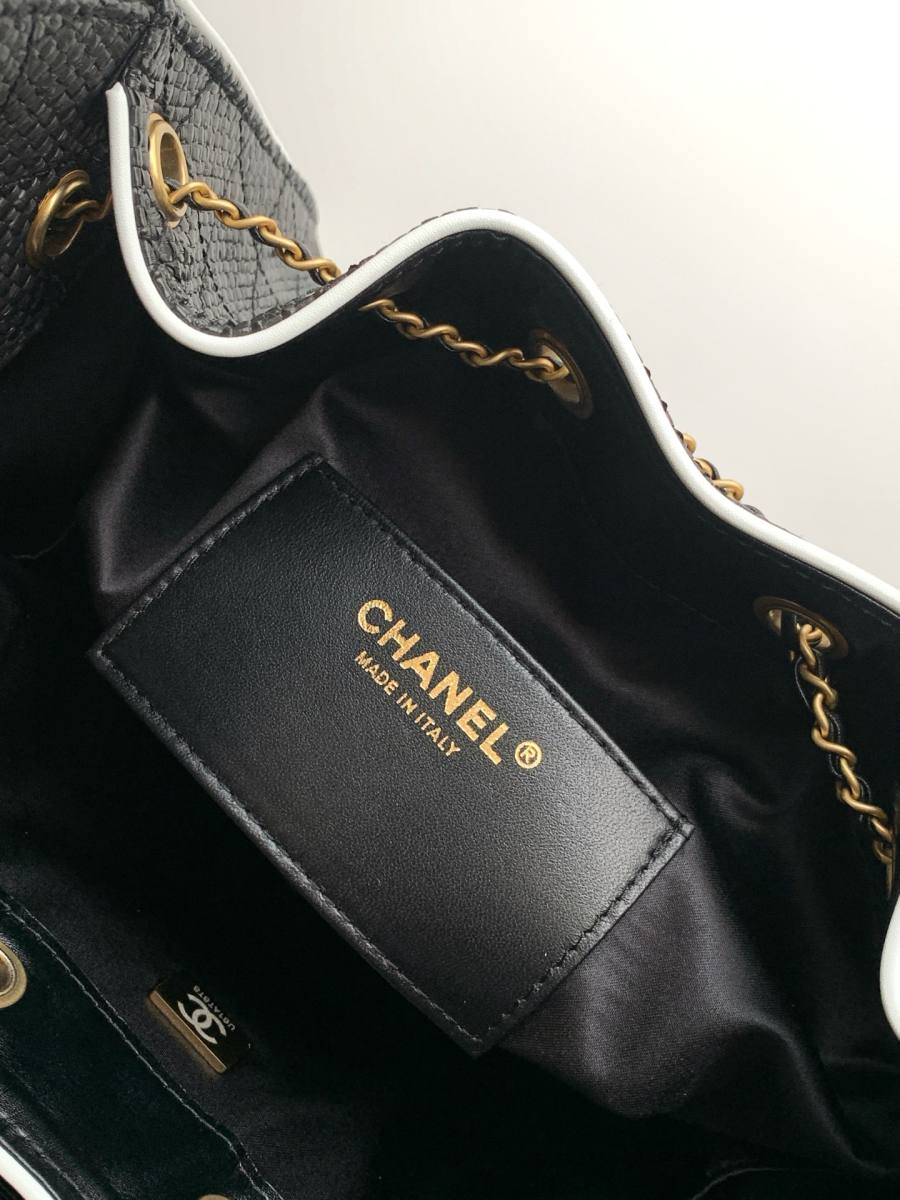 Chanel Bucket 20 x 18 x 14 B5A1