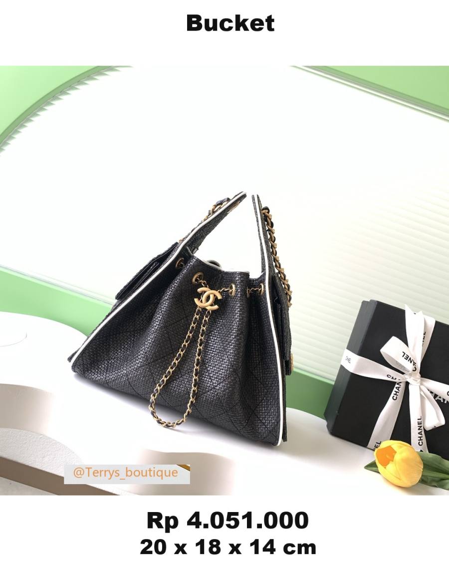 Chanel Bucket 20 x 18 x 14 B5A1