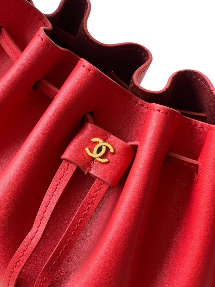 Chanel Bucket AS6617 20 x 18 x 14 D058