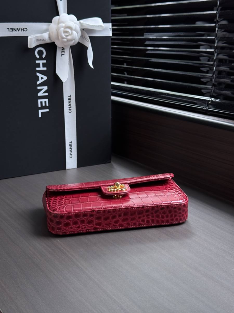 Chanel Chain Flap 23 x 14 x 7 DDB8