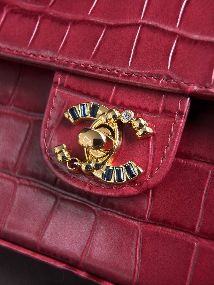Chanel Chain Flap 23 x 14 x 7 DDB8