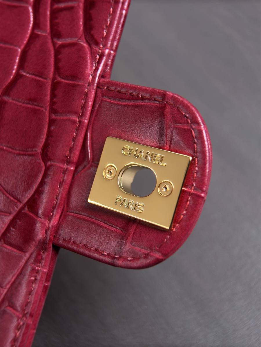 Chanel Chain Flap 23 x 14 x 7 DDB8