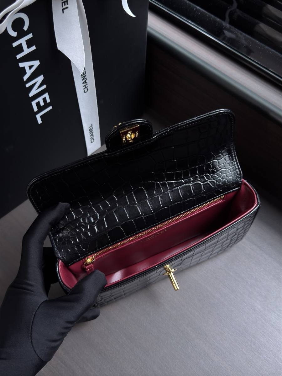 Chanel Chain Flap 23 x 14 x 7 EE9F