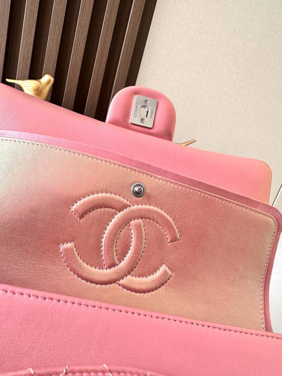 Chanel Classic Flap 25.5 x 16 x 7 2996