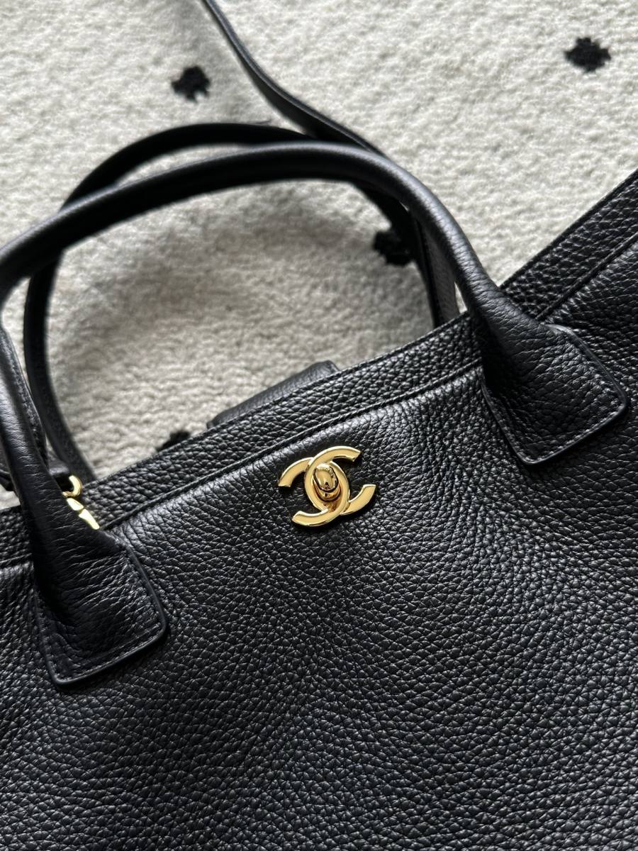 Chanel Classic Flap AP60495 25.5 x 16 x 7 D298