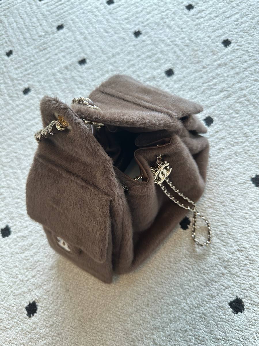 Chanel Classic Flap AS5293 25.5 x 16 x 7 DEEC