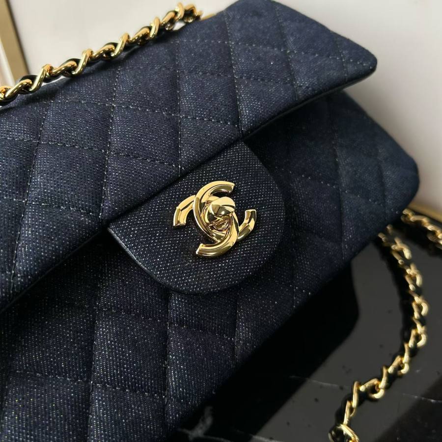 Chanel Classic Flap Small 23 420C