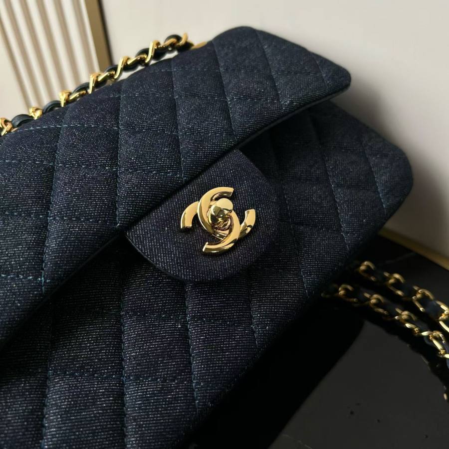 Chanel Classic Flap Small 23 6938