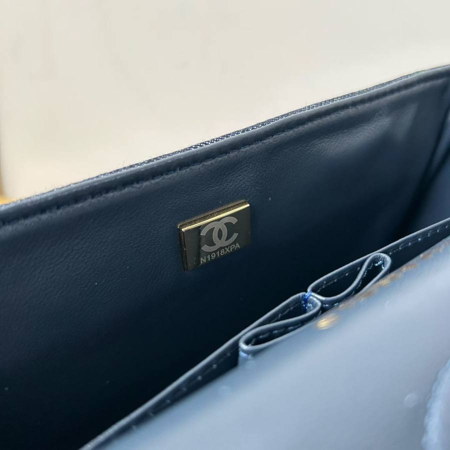 Chanel Classic Flap Small 23 6938