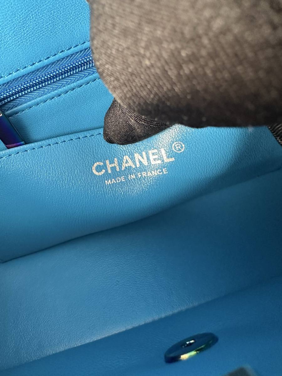 Chanel Classic Flap Small 23 x 14 x 7 28BD