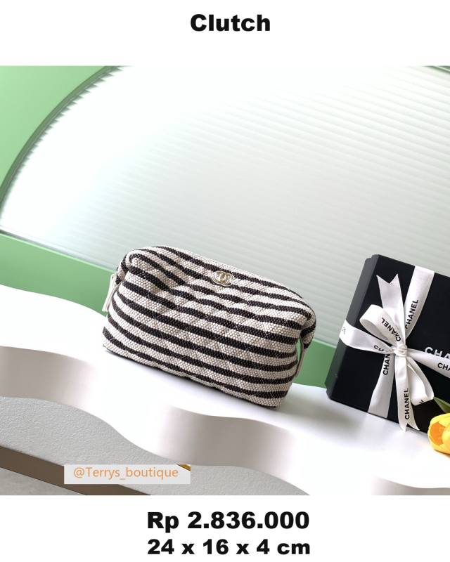 Chanel Clutch 24 x 16 x 4 2217