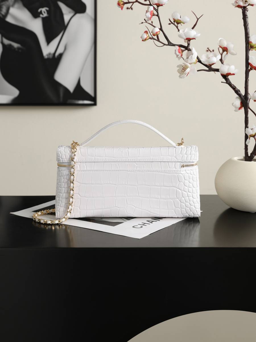 Chanel Clutch AP5488 22 x 14 x 5 B1BD
