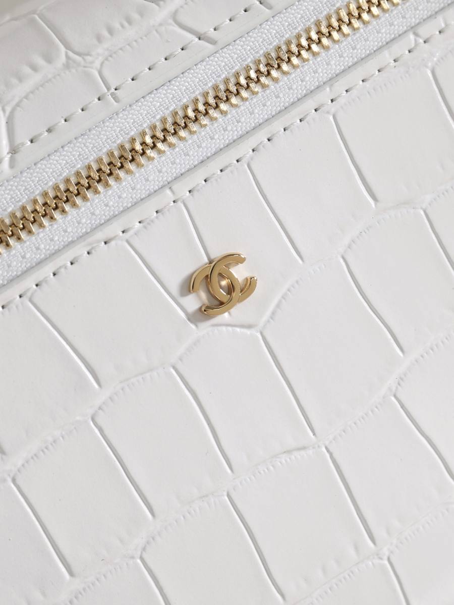 Chanel Clutch AP5488 22 x 14 x 5 B1BD